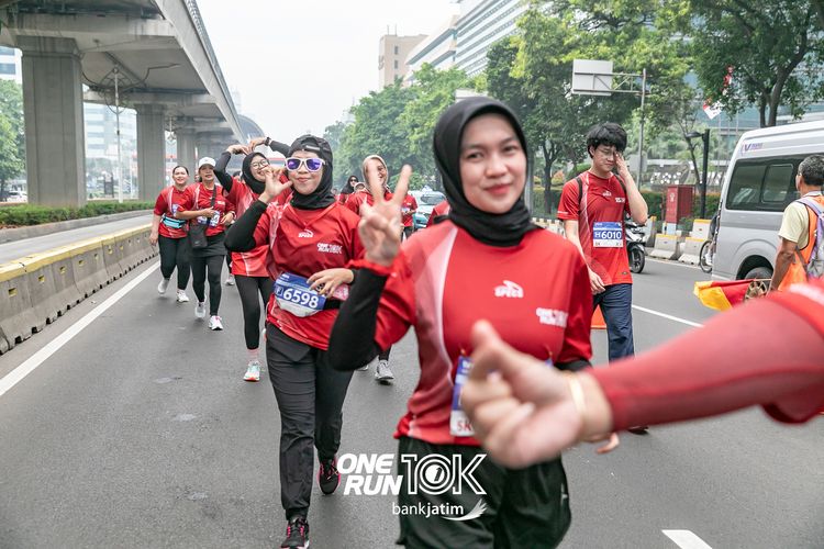 Race photo from ONE RUN 10 K