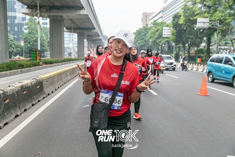 Race photo from ONE RUN 10 K