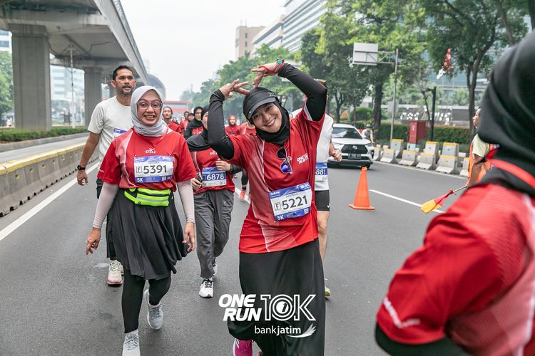 Race photo from ONE RUN 10 K