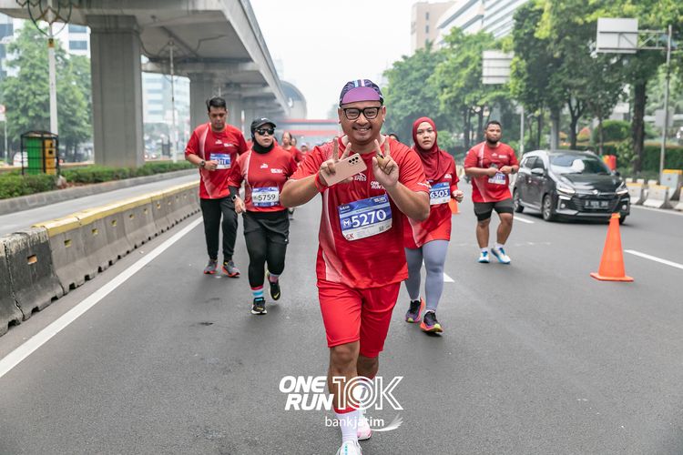 Race photo from ONE RUN 10 K