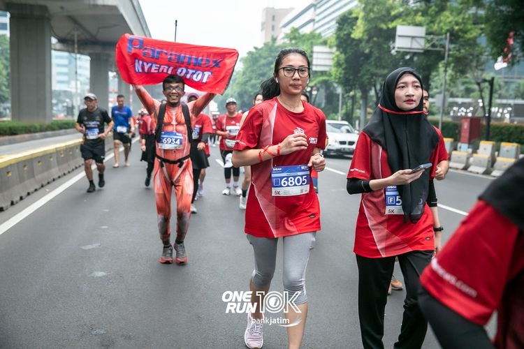 Race photo from ONE RUN 10 K