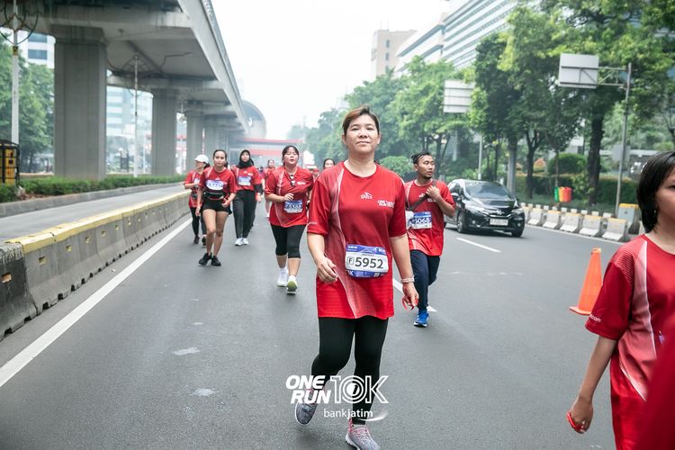 Race photo from ONE RUN 10 K
