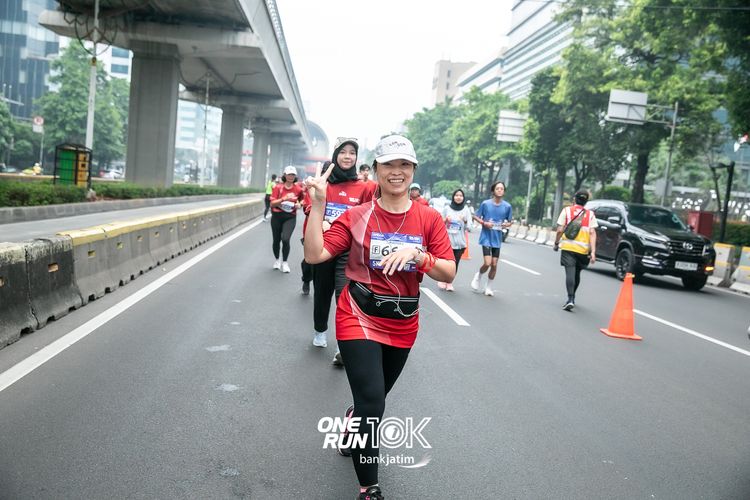Race photo from ONE RUN 10 K