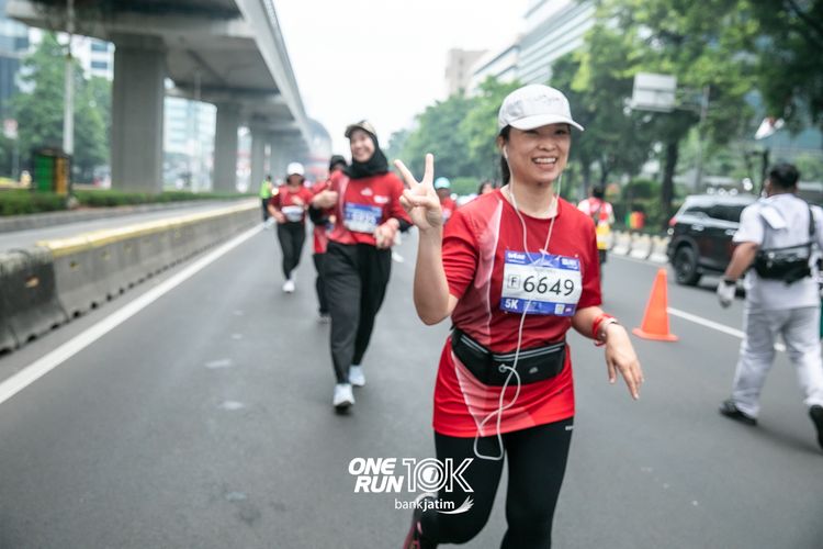 Race photo from ONE RUN 10 K