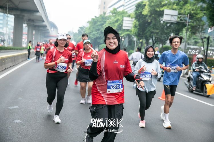 Race photo from ONE RUN 10 K