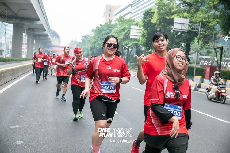 Race photo from ONE RUN 10 K