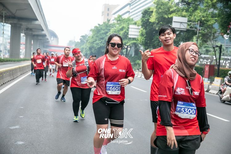 Race photo from ONE RUN 10 K