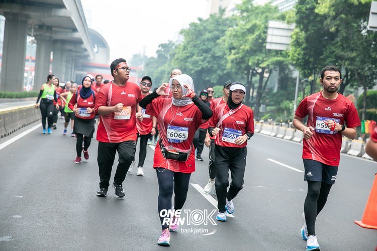 Race photo from ONE RUN 10 K