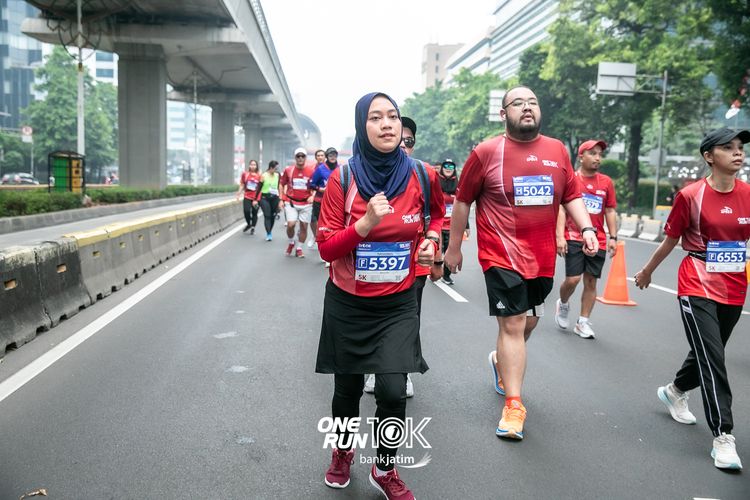 Race photo from ONE RUN 10 K