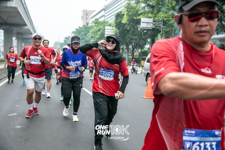 Race photo from ONE RUN 10 K