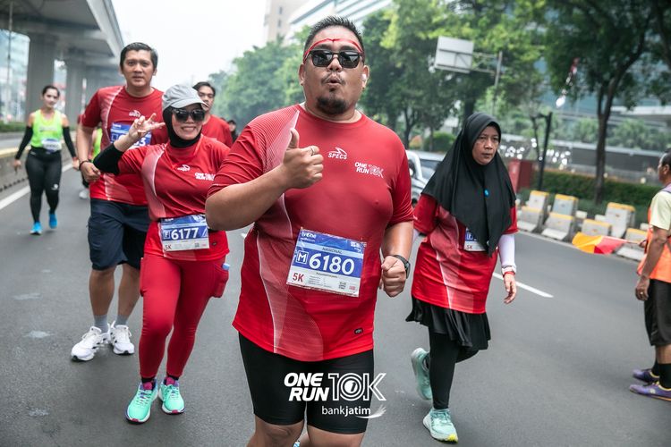 Race photo from ONE RUN 10 K