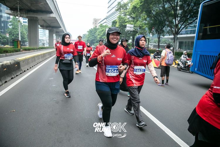 Race photo from ONE RUN 10 K