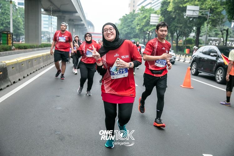 Race photo from ONE RUN 10 K
