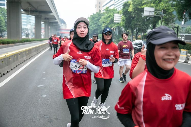 Race photo from ONE RUN 10 K
