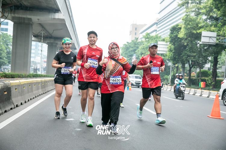 Race photo from ONE RUN 10 K