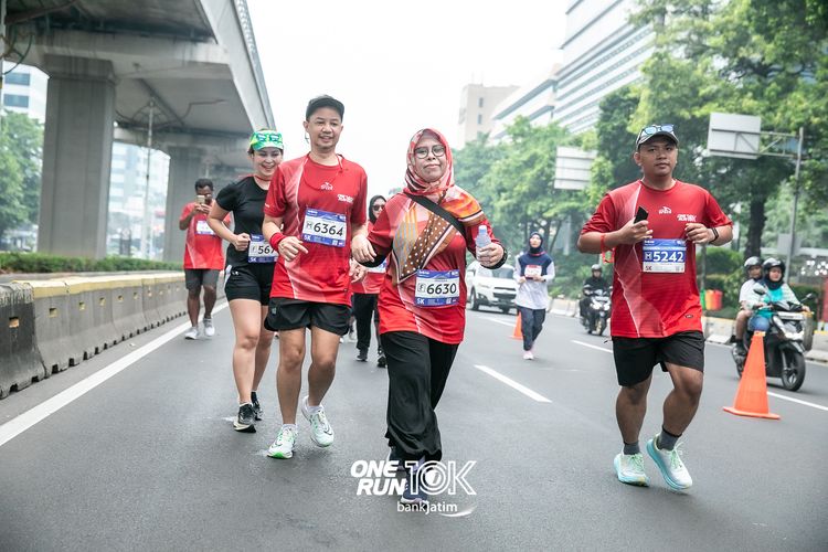Race photo from ONE RUN 10 K