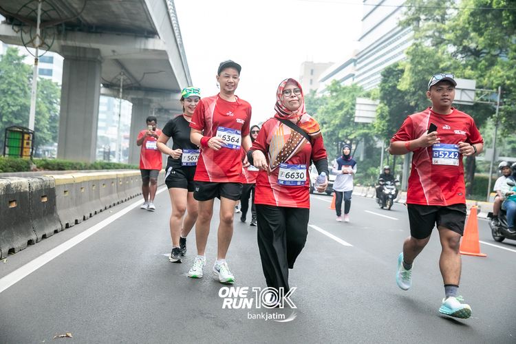 Race photo from ONE RUN 10 K