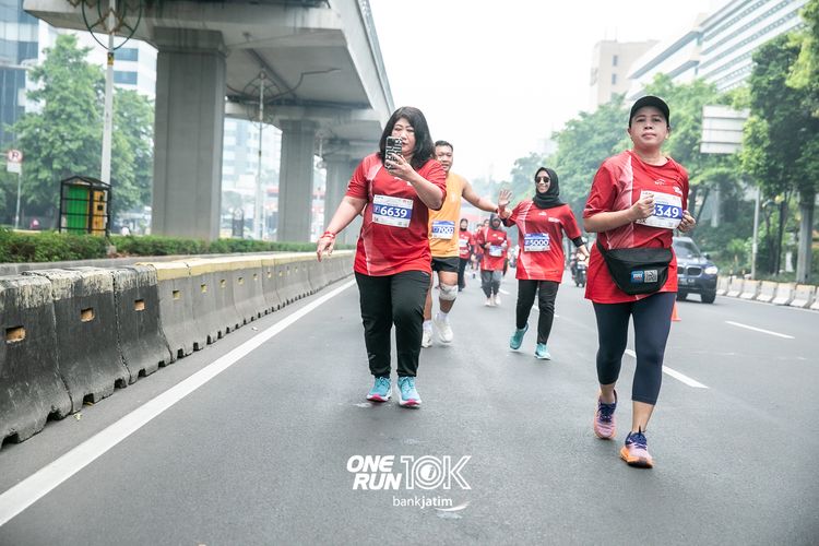 Race photo from ONE RUN 10 K