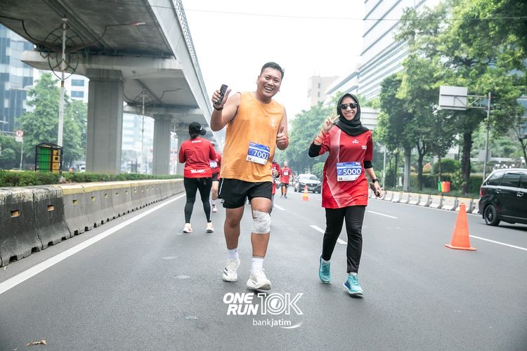 Race photo from ONE RUN 10 K