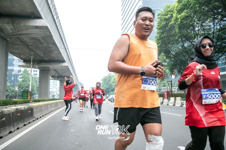 Race photo from ONE RUN 10 K