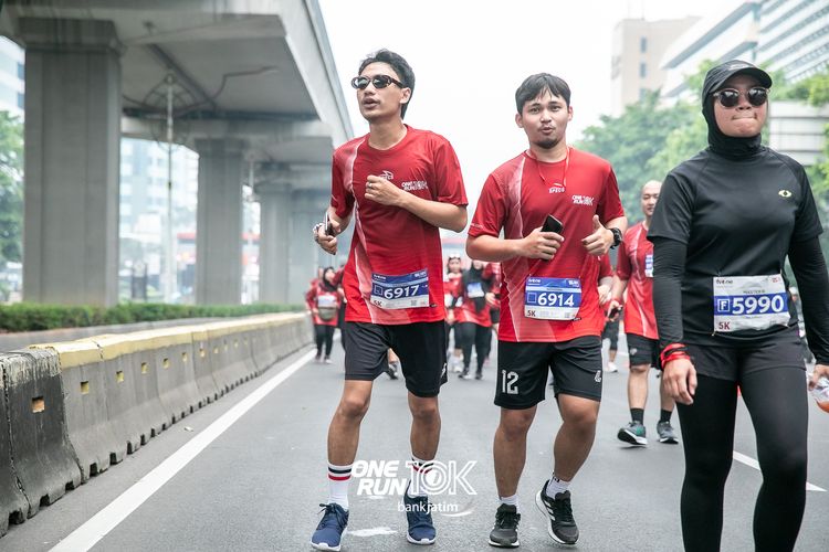 Race photo from ONE RUN 10 K
