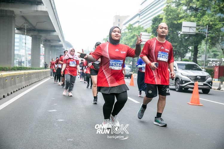 Race photo from ONE RUN 10 K