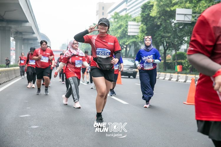 Race photo from ONE RUN 10 K