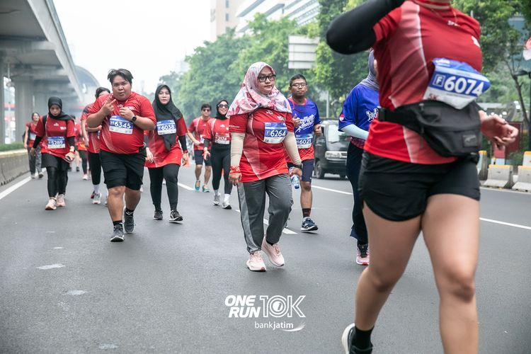 Race photo from ONE RUN 10 K