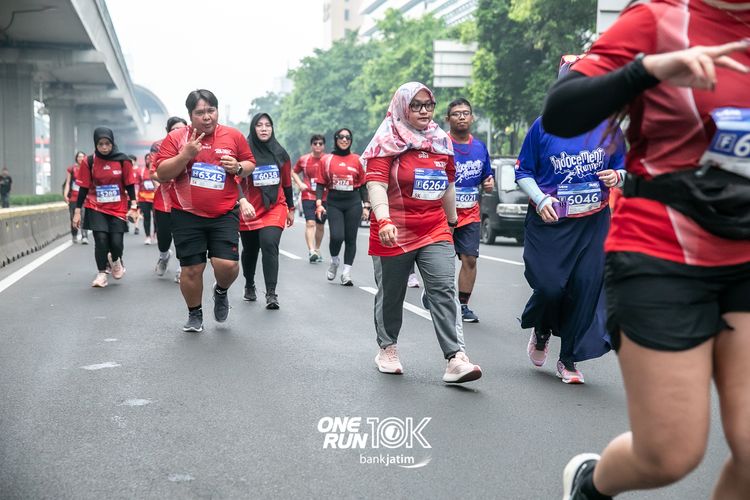 Race photo from ONE RUN 10 K