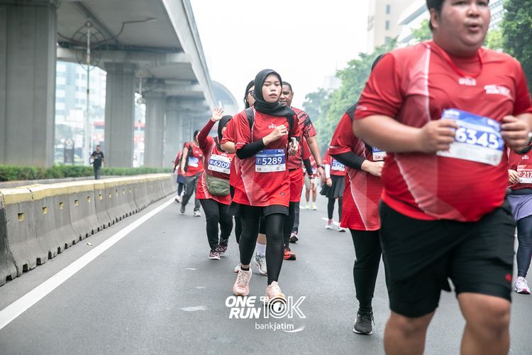 Race photo from ONE RUN 10 K