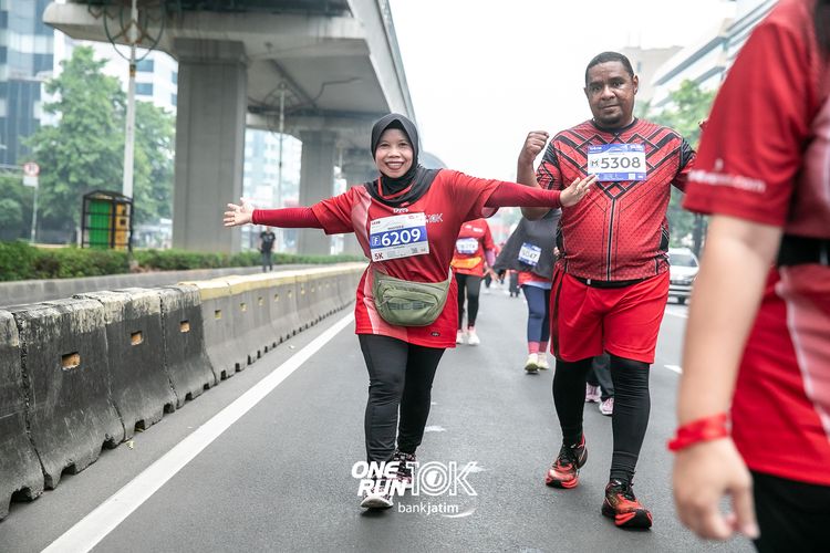 Race photo from ONE RUN 10 K