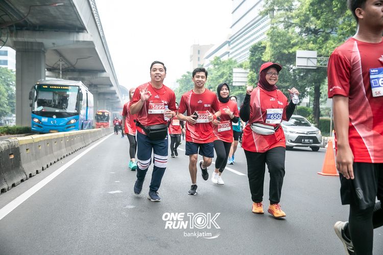 Race photo from ONE RUN 10 K