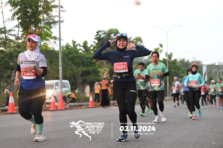 Race photo from Arutmin Borneo Run 2024