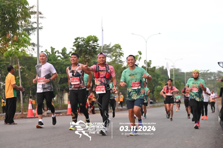 Race photo from Arutmin Borneo Run 2024