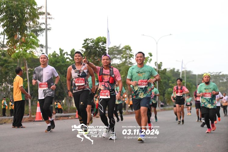 Race photo from Arutmin Borneo Run 2024