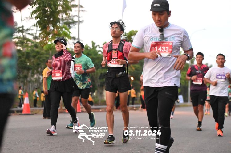Race photo from Arutmin Borneo Run 2024
