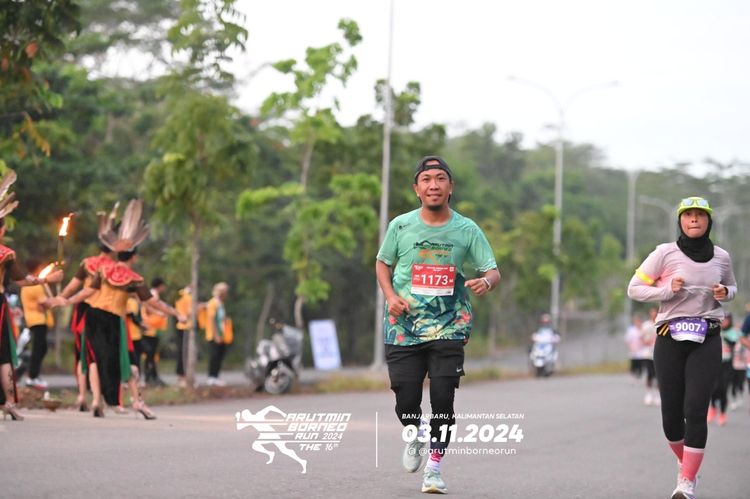 Race photo from Arutmin Borneo Run 2024