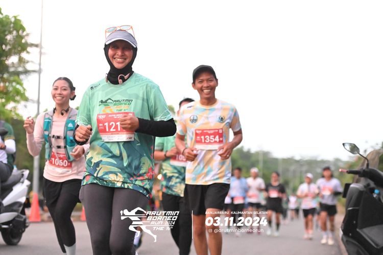 Race photo from Arutmin Borneo Run 2024