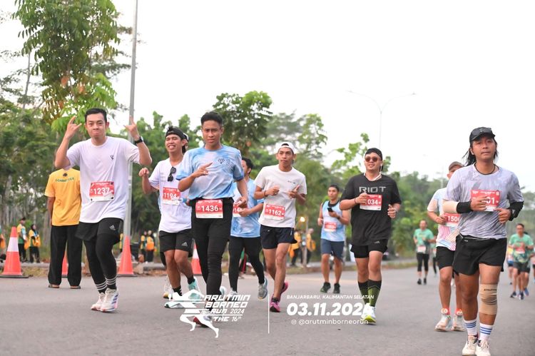 Race photo from Arutmin Borneo Run 2024
