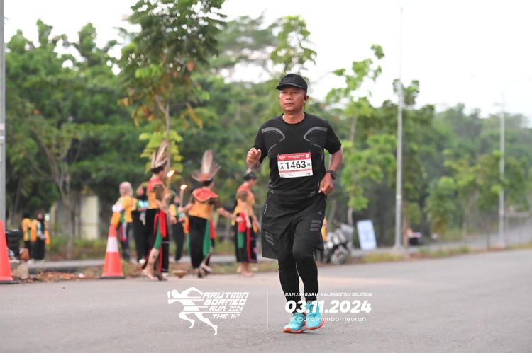 Race photo from Arutmin Borneo Run 2024