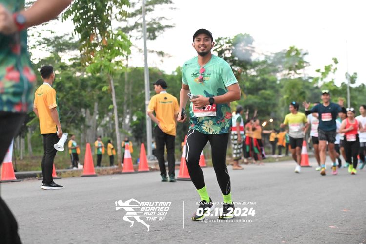 Race photo from Arutmin Borneo Run 2024