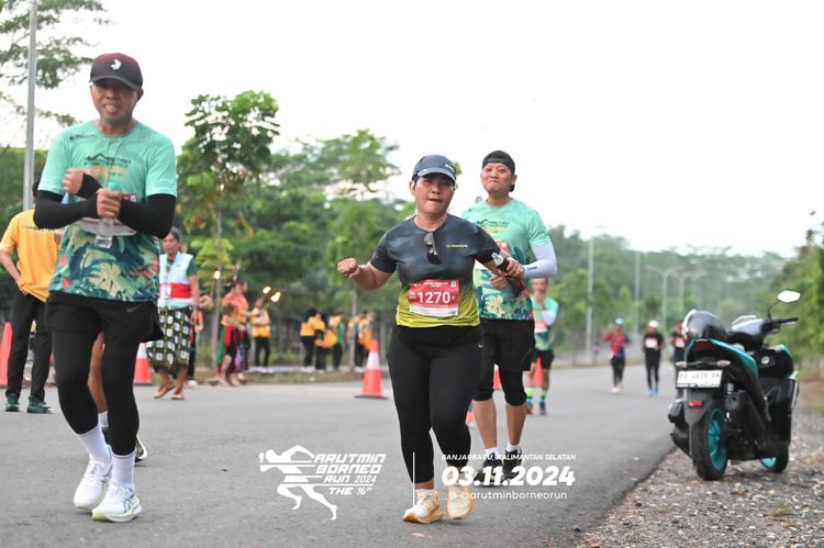 Race photo from Arutmin Borneo Run 2024