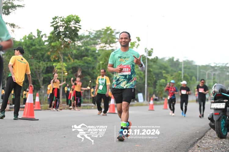 Race photo from Arutmin Borneo Run 2024
