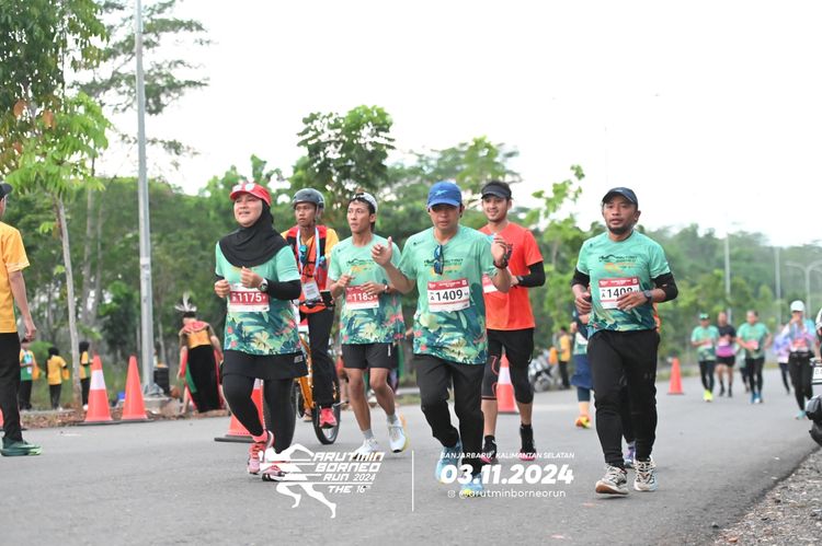 Race photo from Arutmin Borneo Run 2024