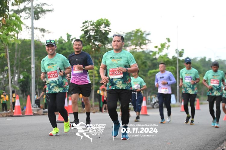 Race photo from Arutmin Borneo Run 2024