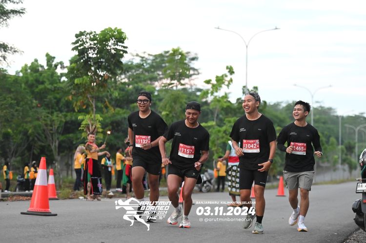 Race photo from Arutmin Borneo Run 2024