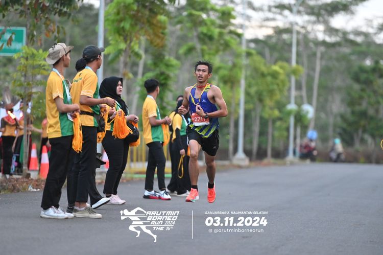 Race photo from Arutmin Borneo Run 2024