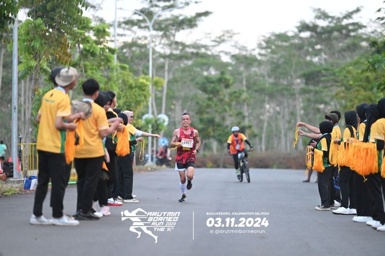 Race photo from Arutmin Borneo Run 2024
