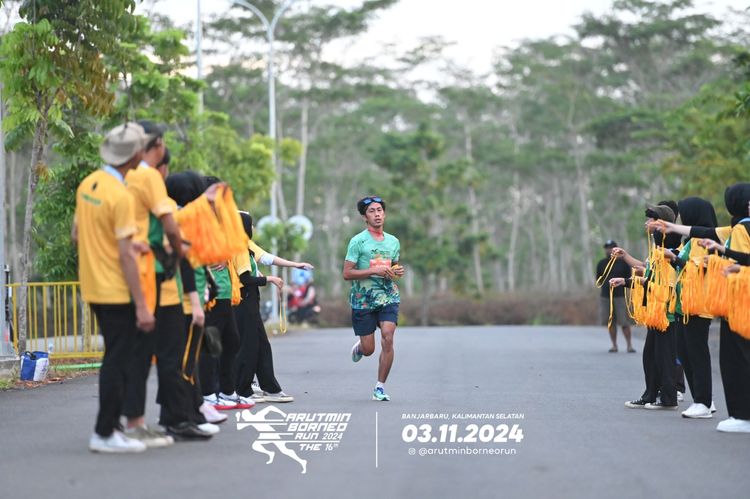 Race photo from Arutmin Borneo Run 2024