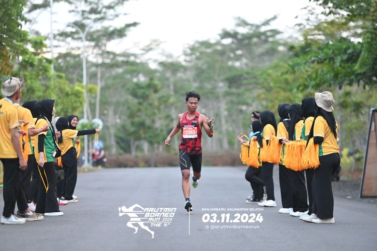Race photo from Arutmin Borneo Run 2024